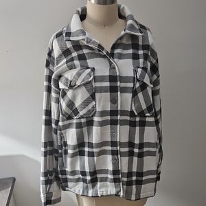 Boohoo Monochrome Plaid Shirt Size Large